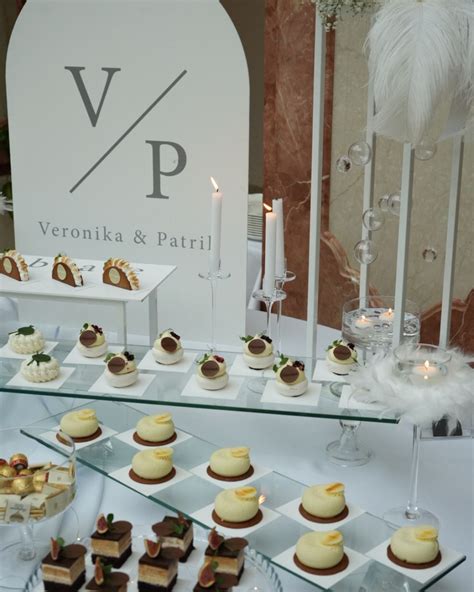 Ukážka zákuskov z Monamé Patisserie