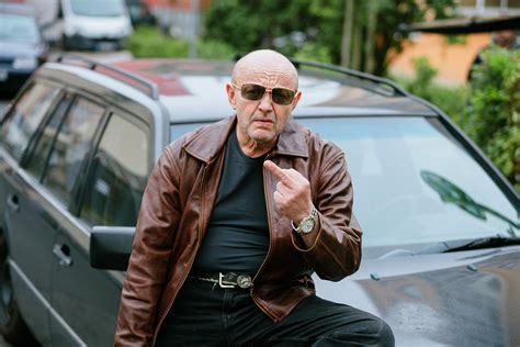Postup vrstvenia surovín na plech pri príprave živánskej
