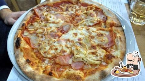 Historické fotografie prvej prevádzky Pizza Mizza