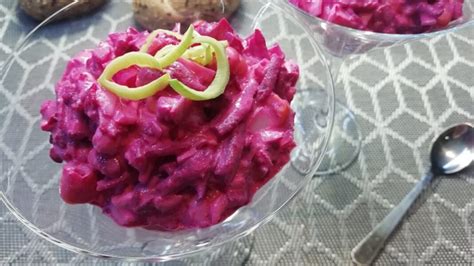 Farebný cviklový šalát s rôznymi prísadami