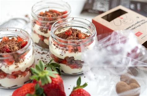 Zdravý nepečený dezert s ovocím