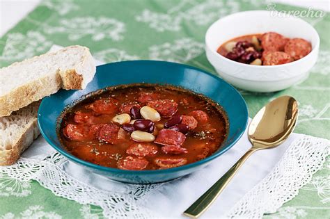 Základné ingrediencie na fazuľový guláš