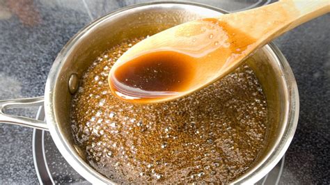 Chemický proces karamelizácie cukru
