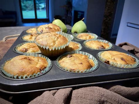 Bezlepkové hruškové muffiny s čokoládou