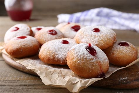 Zlatisté, nadýchané šišky posypané cukrom