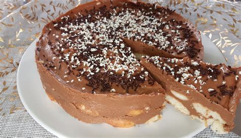 Nepečená čokoládová torta s jogurtovým základom