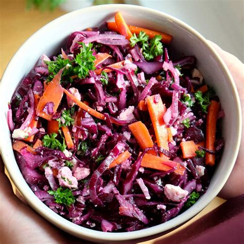 Infografika znázorňujúca rôzne možnosti dochutenia dusenej kapusty