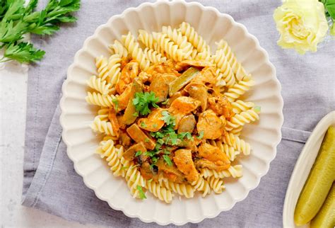 Minútkový kurací Stroganov s cestovinou