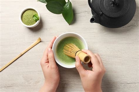 Vizualizácia procesu prípravy matcha ľadového čaju