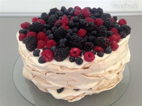 Pavlova torta s kakaovou pusinkou a krémom z mascarpone