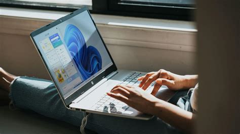 Schéma panela úloh systému Windows so všetkými jeho základnými súčasťami