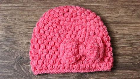 Hotová háčkovaná čiapka puff stitch