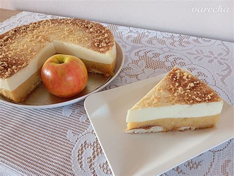 Nepečená torta s vrstvami jabĺk a tvarohu