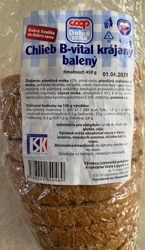 zabalený krájaný chlieb s etiketou a nutričnými informáciami