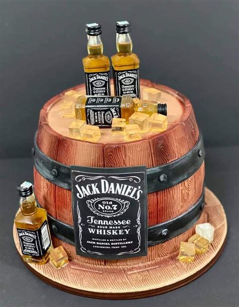 Torta s motívom whisky