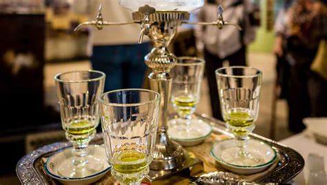 Absintový rituál s fontánkou a lyžičkou