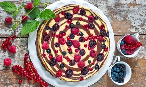 Dvojfarebná tvarohová torta s kakaom