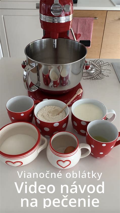 Porovnanie jedlých oblátok a fondánových plátov