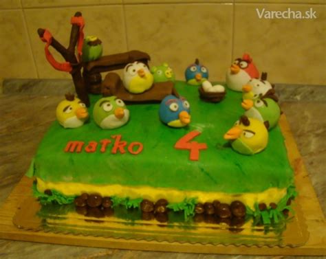 Torta s plastovými figúrkami SpongeBoba