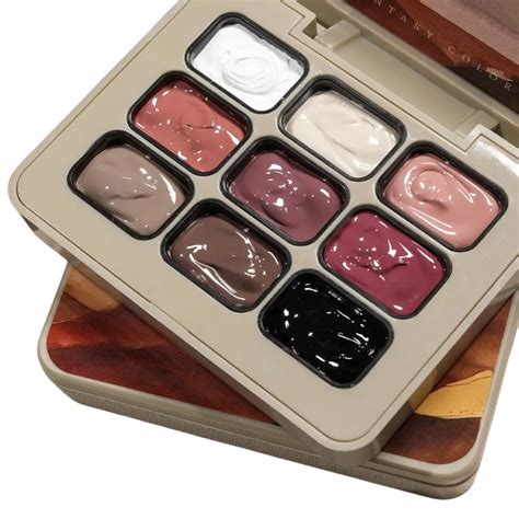 Paleta farieb pre svadobnú tortu s motýľmi