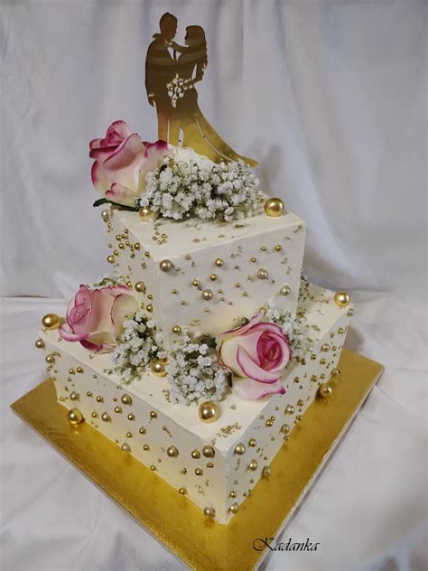 Zelená a zlatá svadobná torta