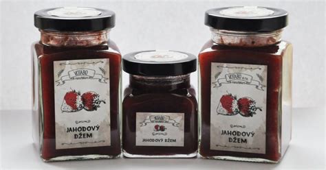 domáce džemy a nakladaná zelenina v komore