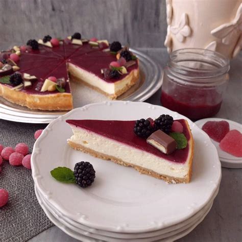 cheesecake s rôznymi druhmi ovocia