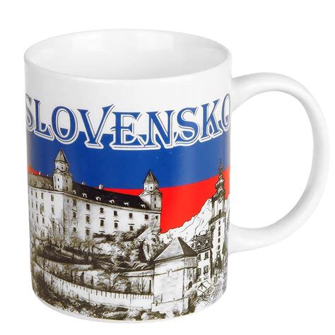 čajová šálka s čajovým vrecúškom a bylinkami