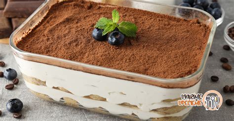 Koláž sladkých (tiramisu, ovocie) a slaných (cestoviny, polievka) jedál s mascarpone