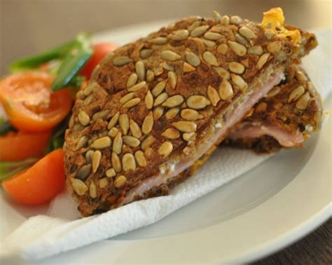 Etiketa s nutričnými hodnotami bielkovinového chleba