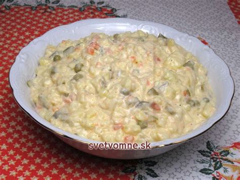 Vianočný šalát s jogurtom