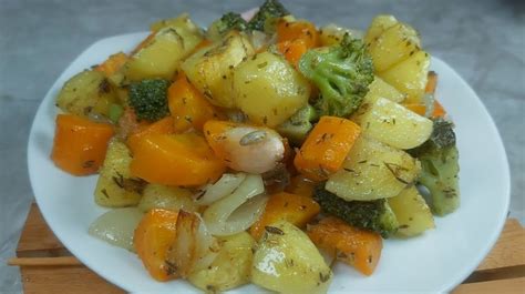 Suroviny pre recept na pečenú zeleninu s kuracím mäsom