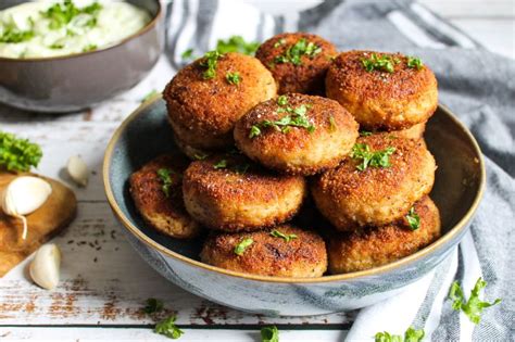 nakrájané párky a syr na fašírky