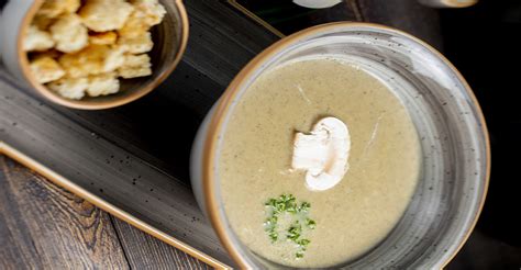 krémová šampiňónová polievka