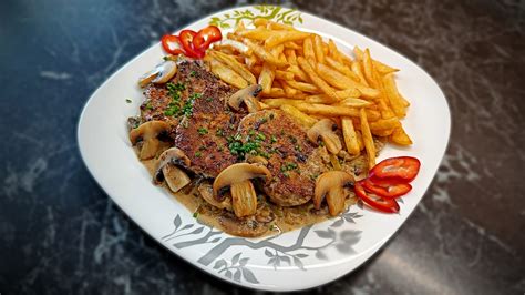 Miestny hovädzí steak s hranolkami a vajíčkom