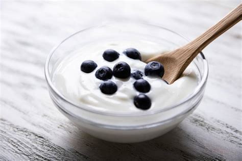 Pravý biely jogurt bez pridaných cukrov a aróm