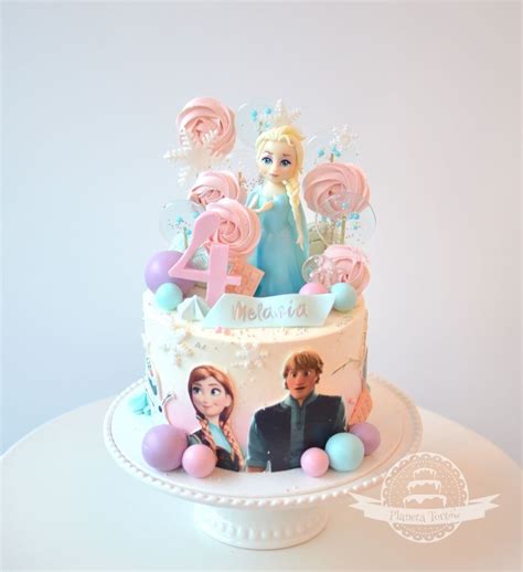 Nápady na zdobenie torty Frozen z Instagramu