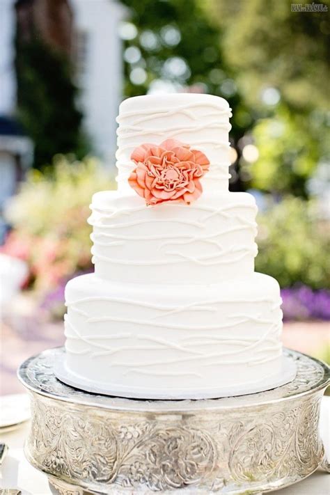 Klasická biela svadobná torta