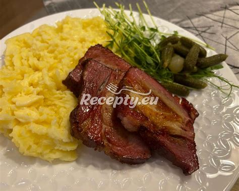 Opečené plátky hovädzej roštenky na panvici