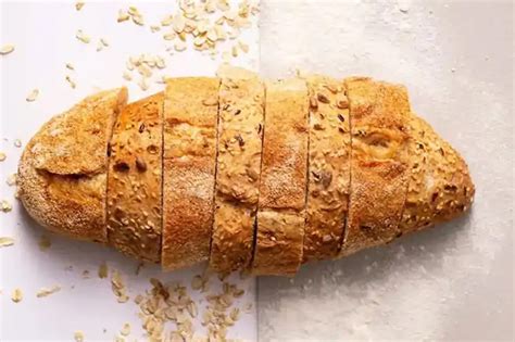 čerstvo upečený bezlepkový chlieb