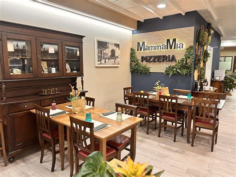 Interiér pizzerie Pizza Mama