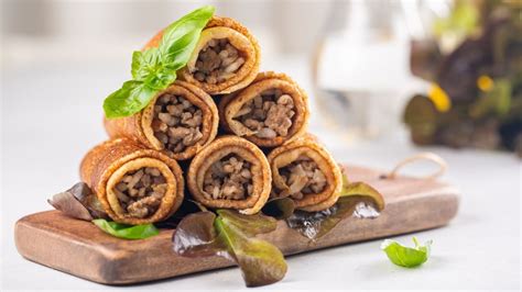 Slané palacinky s kuracím mäsom a hubami