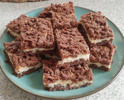 Tvarohový strúhaný koláč na tanieri