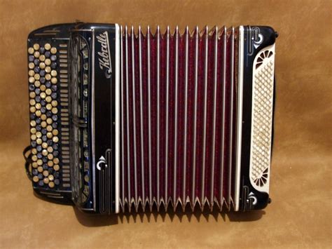 Schéma vnútornej konštrukcie mechovej harmoniky s popisom súčastí
