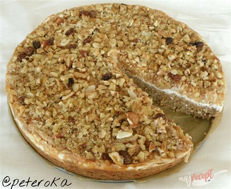 Orechovo-jablkový fit koláč