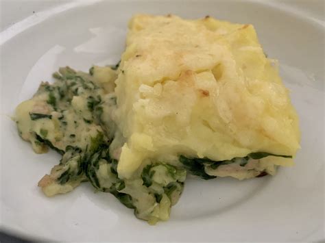 Zapečené morčacie mäso so špenátom pod zemiakovou kašou