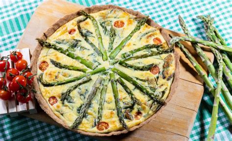 Špargľový quiche s bryndzou