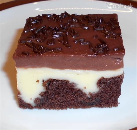 Recept na koláč s pudingom a šľahačkou
