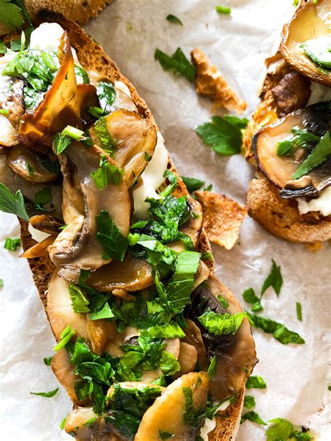 Bruschetta con Funghi a cuketou