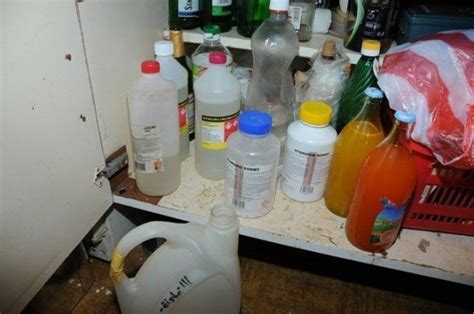Chemické prekurzory používané pri výrobe pervitínu